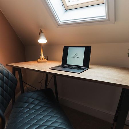 Feature Stone, Stunning Apartment, 2 X King Beds And Single, Sleeps 5 Castle Cary Exterior photo