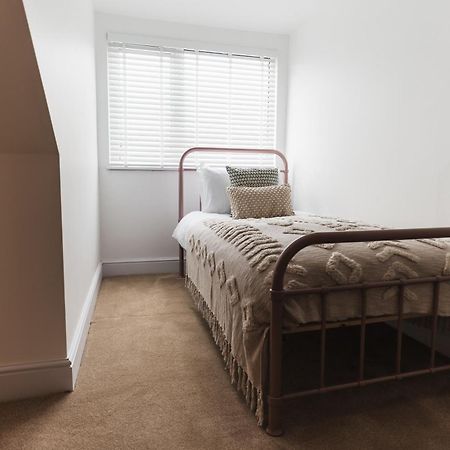 Feature Stone, Stunning Apartment, 2 X King Beds And Single, Sleeps 5 Castle Cary Exterior photo